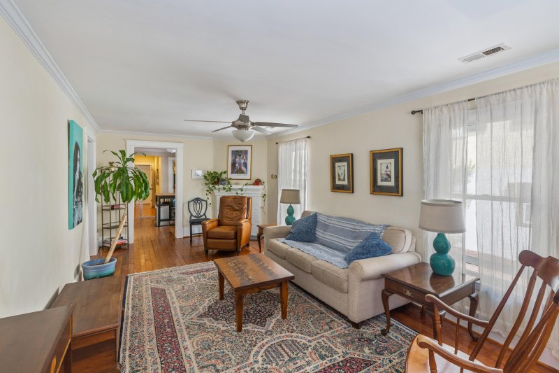 Property image 3 at 137 Darlington Avenue, Charleston, SC 29403