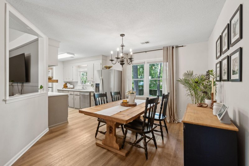 Property image 3 at 210 Crestwood Drive, Summerville, SC 29483