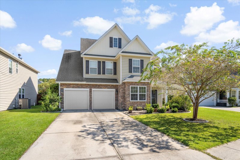 Property image 3 of 225 Berwick Drive in Wentworth Hall, Summerville, SC 29483