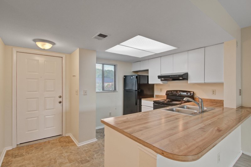 2186 Bees Ferry Road F