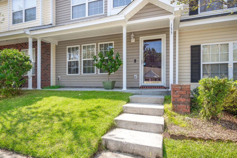 Property image 2 of 135 Brockman Way in Persimmon Hill Townhouses, Goose Creek, SC 29445