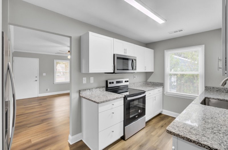 5821 Robinhood Drive