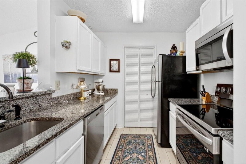 Property image 4 of 2011 N Hwy 17 I in The Meridian, Mount Pleasant, SC 29466