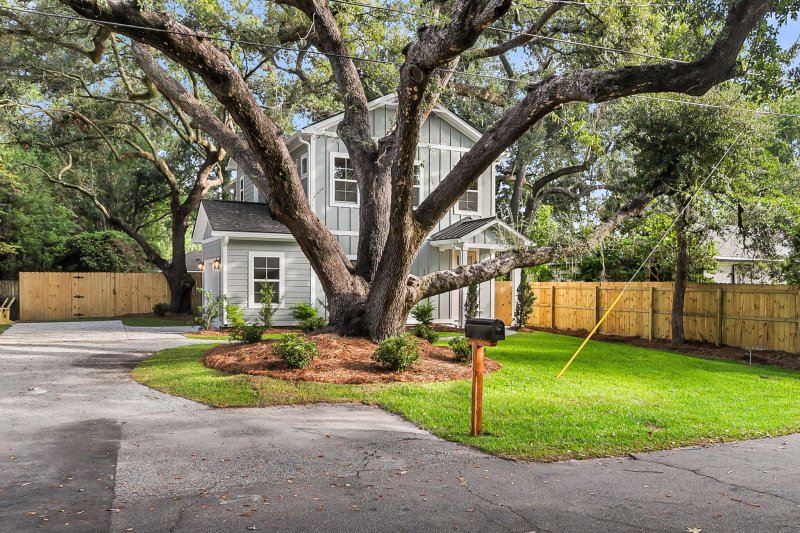 Property image 3 of 1716 Wappoo Drive in Pinecrest Gardens, Charleston, SC 29407