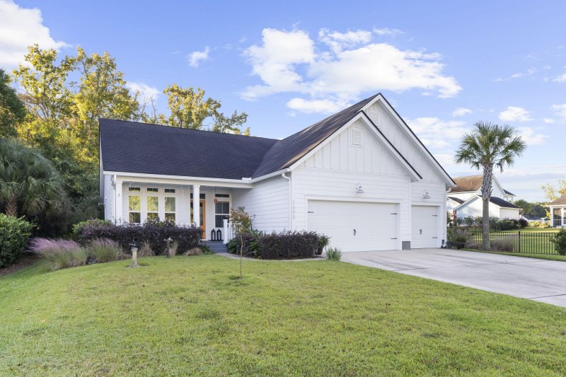 Property image 2 of 2693 Battle Trail Drive in Stonoview, Johns Island, SC 29455