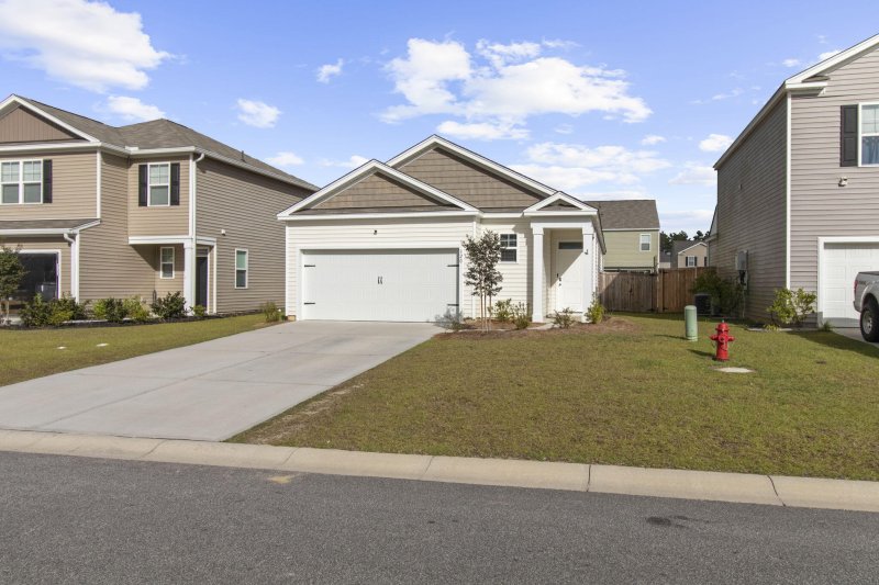Property image 2 of 320 Bear Paw Lane in Cane Bay Plantation, Summerville, SC 29486