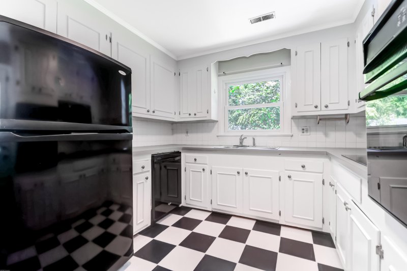 Property image 3 at 1262 Camelot Drive, Charleston, SC 29407