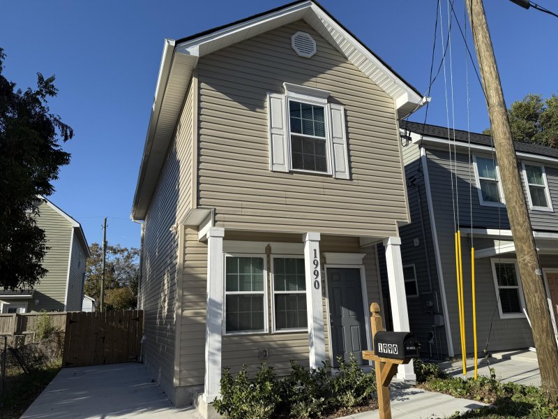 1990 Comstock Avenue