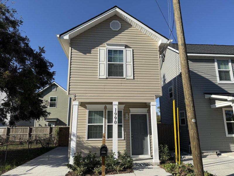 Property image 2 of 1990 Comstock Avenue in Union Heights, North Charleston, SC 29405