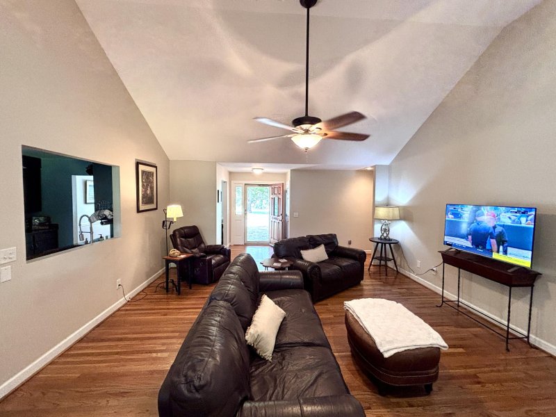 Property image 5 of 2206 Hunter Creek Drive in Hickory Hill Plantation, Charleston, SC 29414