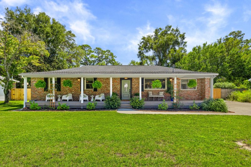 Property image 2 at 1741 Combahee Street, Charleston, SC 29412