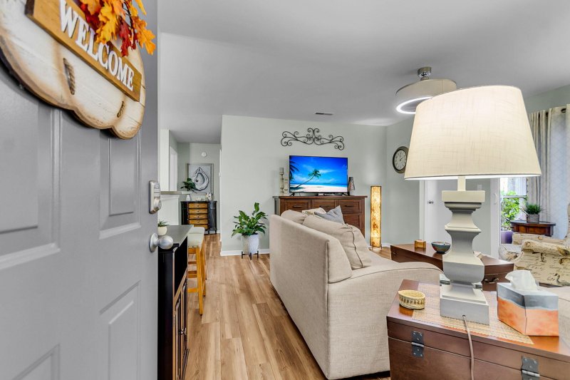 Property image 4 of 2011 N Highway 17 1300c in The Meridian, Mount Pleasant, SC 29466