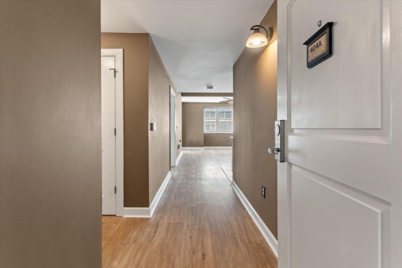 5804 Palmetto Drive 404