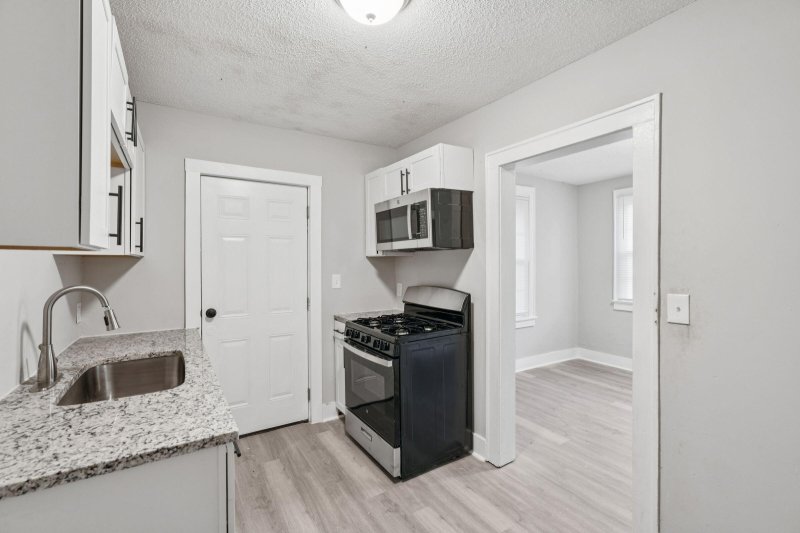 Property image 4 of 2732 Houston Street in Waylyn, North Charleston, SC 29405