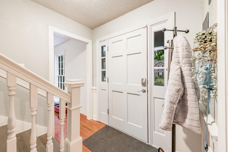 Property image 4 of 107 Thrush Lane in Oak Knoll, Summerville, SC 29485