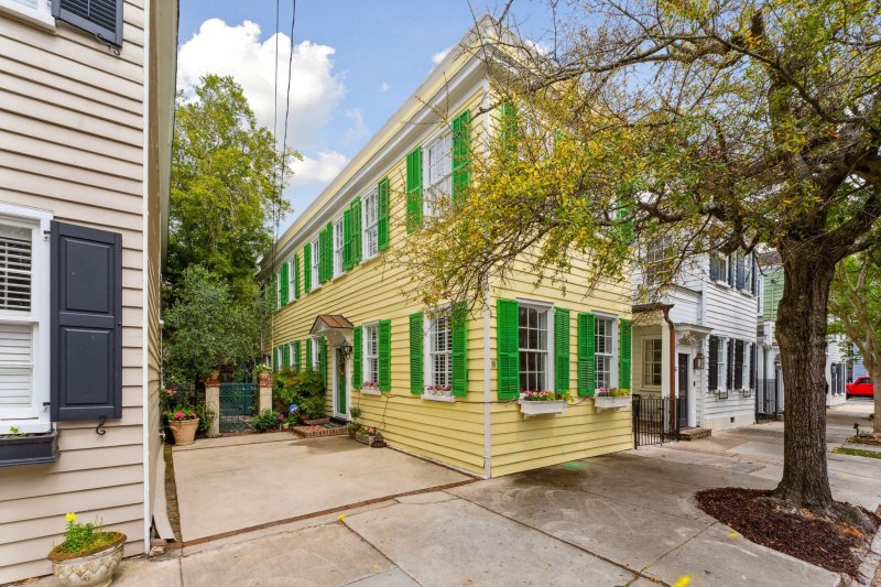 Property image 4 at 8 Trumbo Street, Charleston, SC 29401