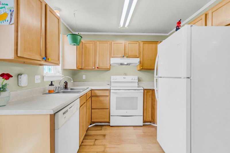 Property image 5 of 21 Rivers Point Row Apt C in Rivers Point Row, Charleston, SC 29412