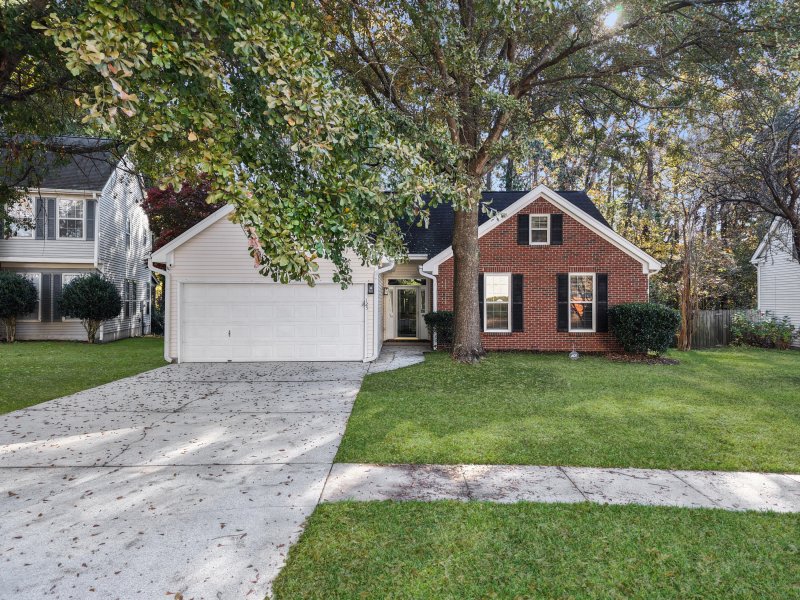 Property image 2 of 125 Isherwood Drive in Crowfield Plantation, Goose Creek, SC 29445