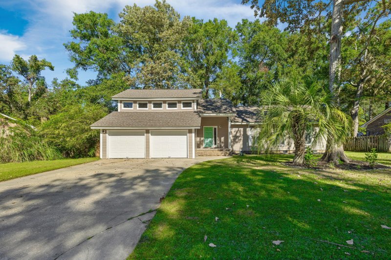 Property image 3 of 103 Evance Court in Irongate, Summerville, SC 29485