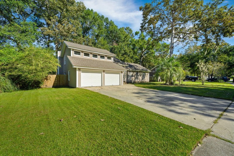 Property image 4 of 103 Evance Court in Irongate, Summerville, SC 29485