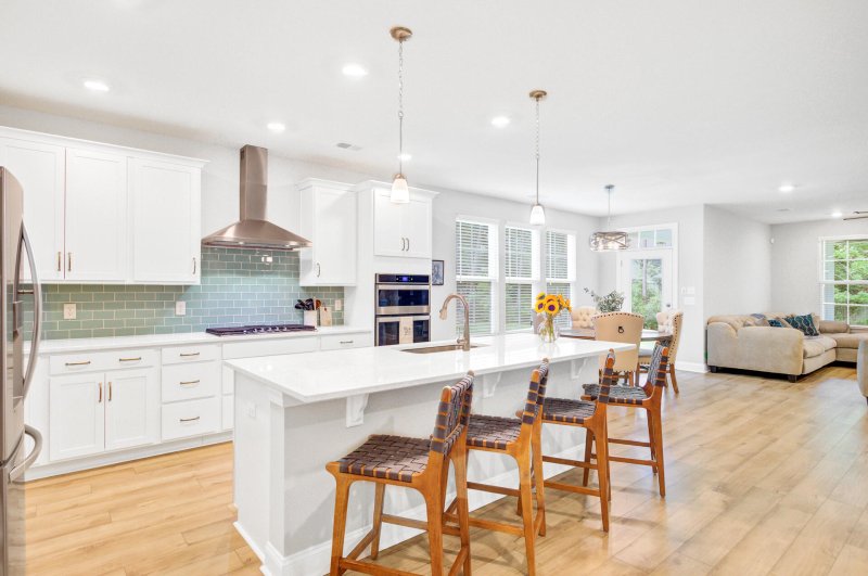 608 S Pointe Boulevard