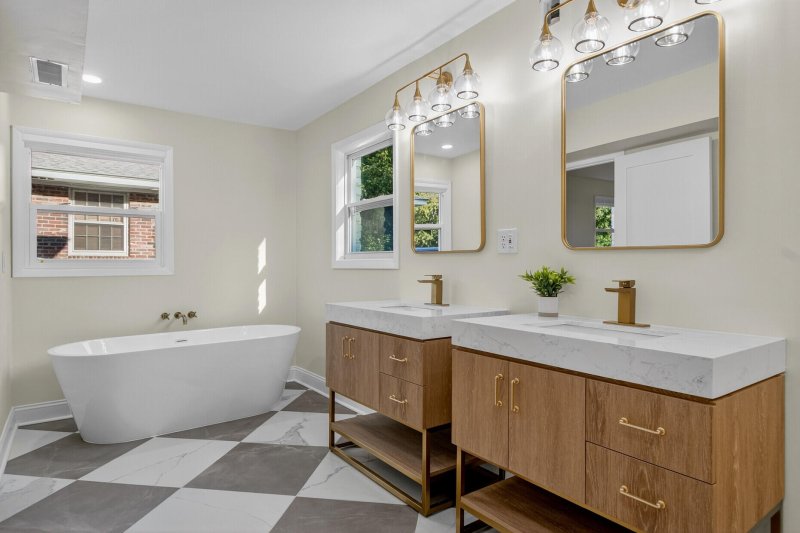 Property image 5 of 1223 Charlestowne Drive in Charlestowne Est, Charleston, SC 29407