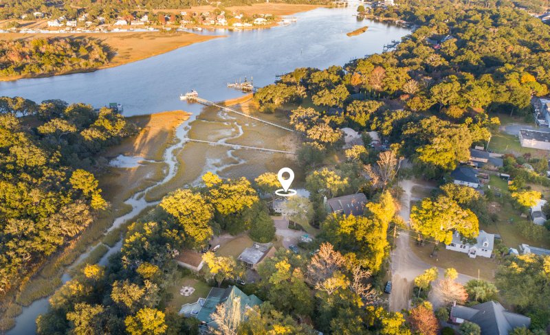 Property image 2 of 1996 Minott Street in Woodland Shores, Charleston, SC 29412