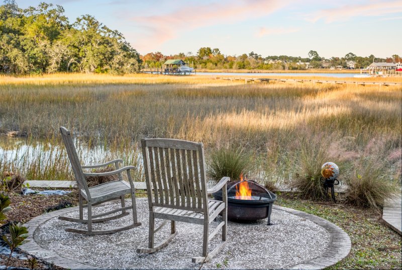 Property image 3 of 1996 Minott Street in Woodland Shores, Charleston, SC 29412