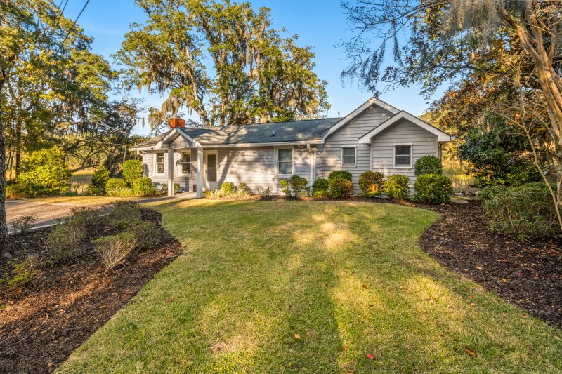 Property image 4 of 1996 Minott Street in Woodland Shores, Charleston, SC 29412