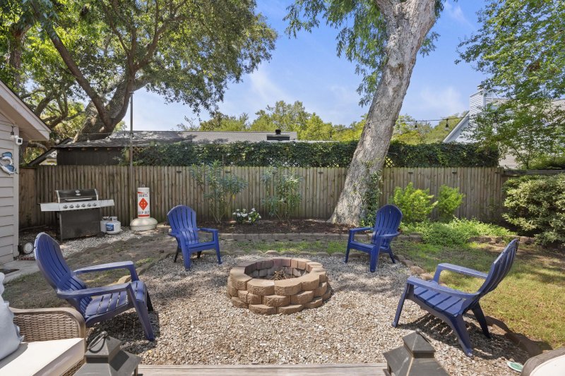 Property image 2 of 1489 Kinloch Lane in Fox Pond, Mount Pleasant, SC 29464