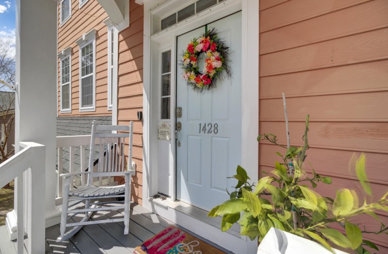 Property image 4 of 1428 Bloomingdale Lane in Park West, Mount Pleasant, SC 29466