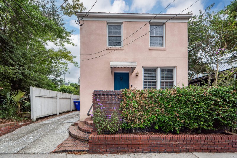 13 Maranda Holmes Street