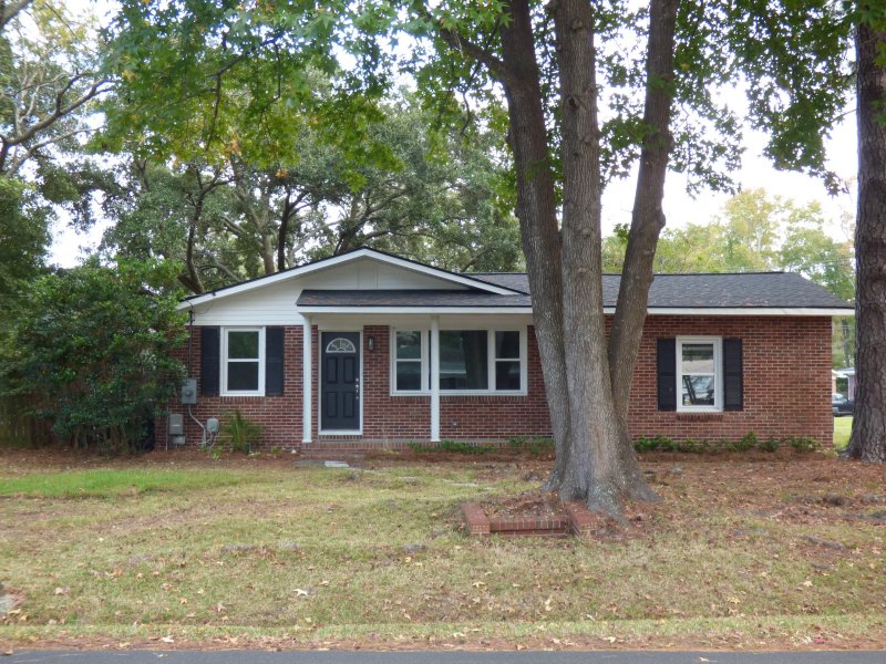 Property image 2 of 1278 S Lenevar Drive in Lenevar, Charleston, SC 29407
