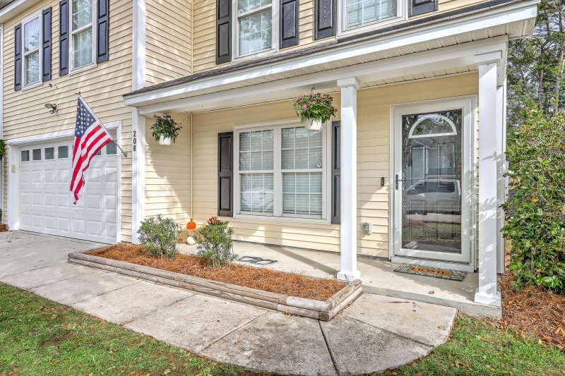 Property image 5 of 208 Emerald Isle Drive in Moss Grove Plantation, Moncks Corner, SC 29461