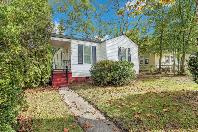 Property image 3 of 2665 Oregon Avenue in Waylyn, North Charleston, SC 29405