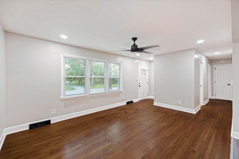 Property image 3 of 7708 Peppercorn Lane in Pepperhill, North Charleston, SC 29420