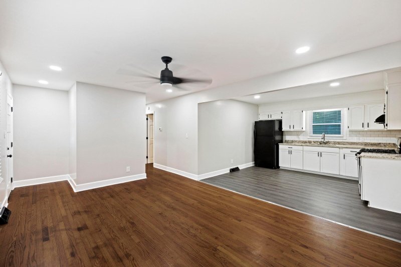 Property image 5 of 7708 Peppercorn Lane in Pepperhill, North Charleston, SC 29420