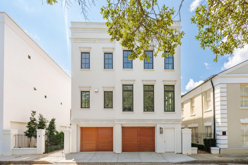Property image 2 of 6 Prioleau Street in South of Broad, Charleston, SC 29401
