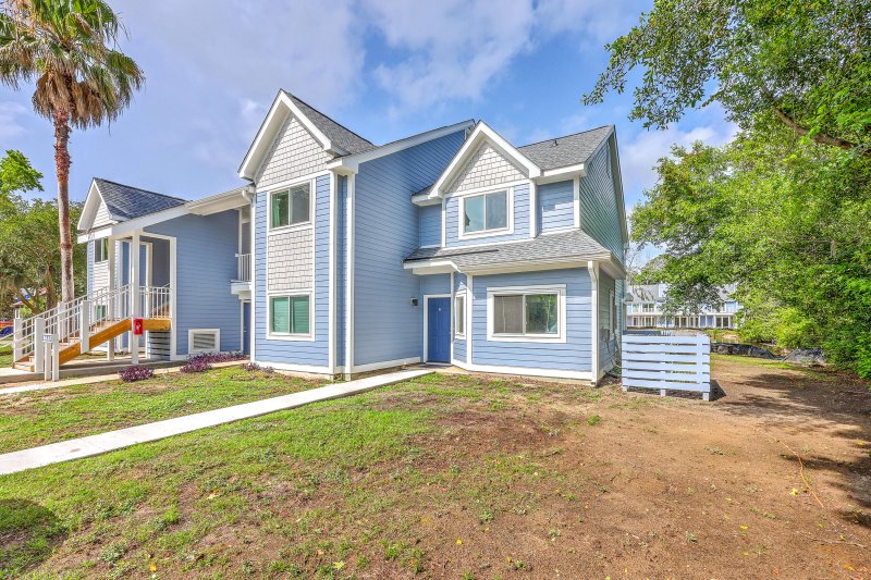 851 Sandlake Drive D