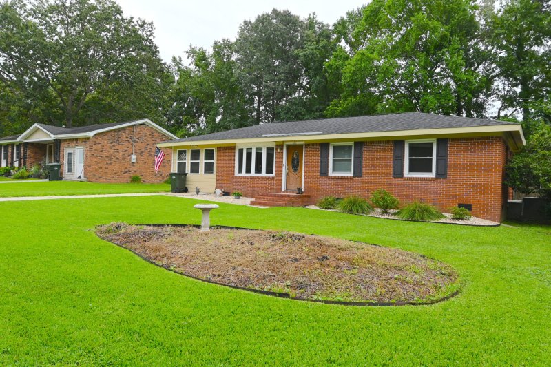 Pineview Hills, Goose Creek Community