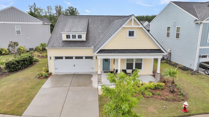 Property image 3 of 1037 Magnolia Warbler Way in Homecoming, Ravenel, SC 29470