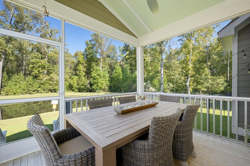 Property image 4 of 1060 Hunt Club in Hunt Club, Charleston, SC 29414