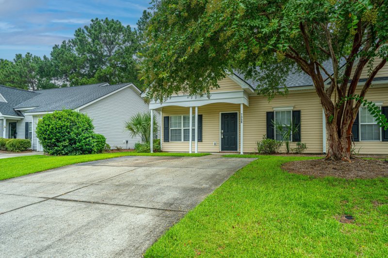 Property image 3 of 7358 Suncatcher Drive in Tanner Plantation, Hanahan, SC 29410