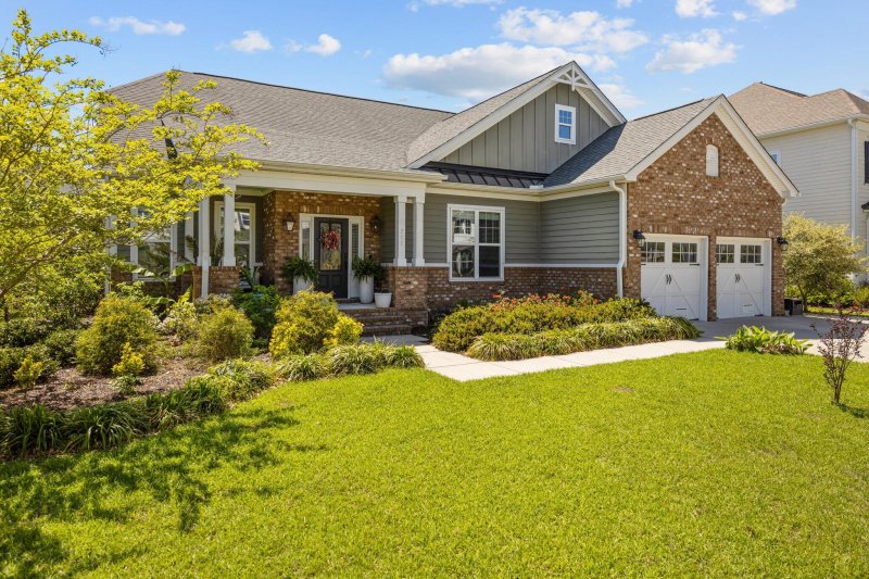 The Village at Stiles Point, Charleston Community