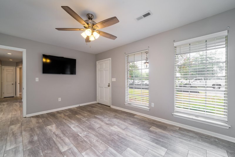 Property image 5 at 558 Center Street, Mount Pleasant, SC 29464