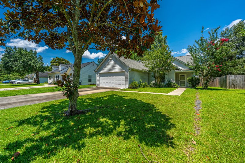 Property image 3 of 207 Apache Drive in Indian Springs, Summerville, SC 29483