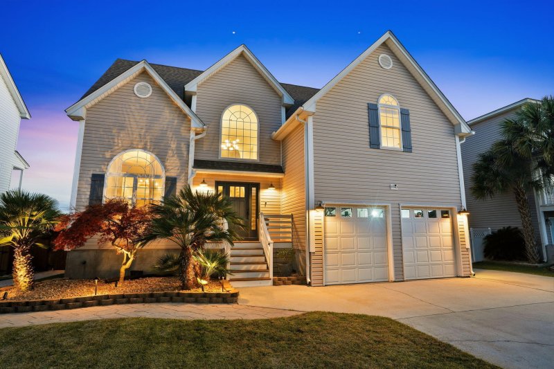 Property image 3 of 1140 Clearspring Drive in Ocean Neighbors, Charleston, SC 29412