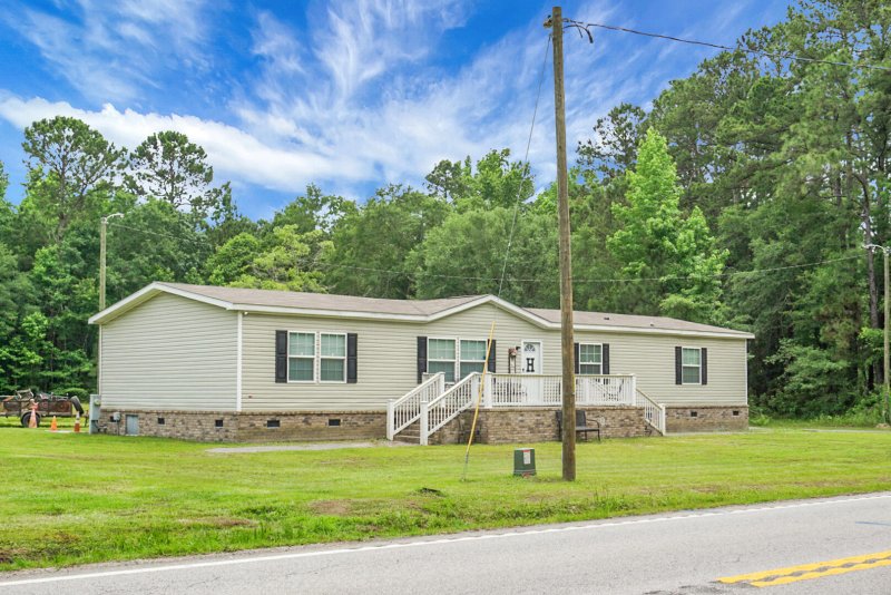 Property image 2 of 1051 Cooper Store Road in Cooperstore, Moncks Corner, SC 29461