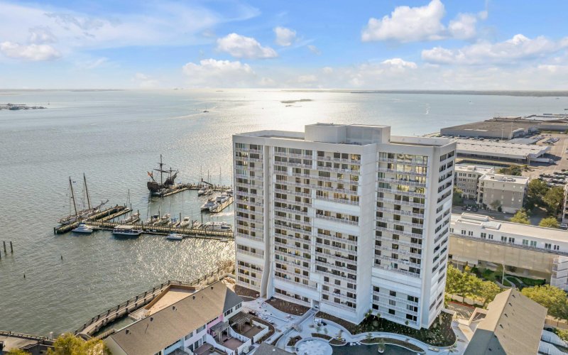 Property image 2 of 330 Concord Street 18f in Dockside, Charleston, SC 29401