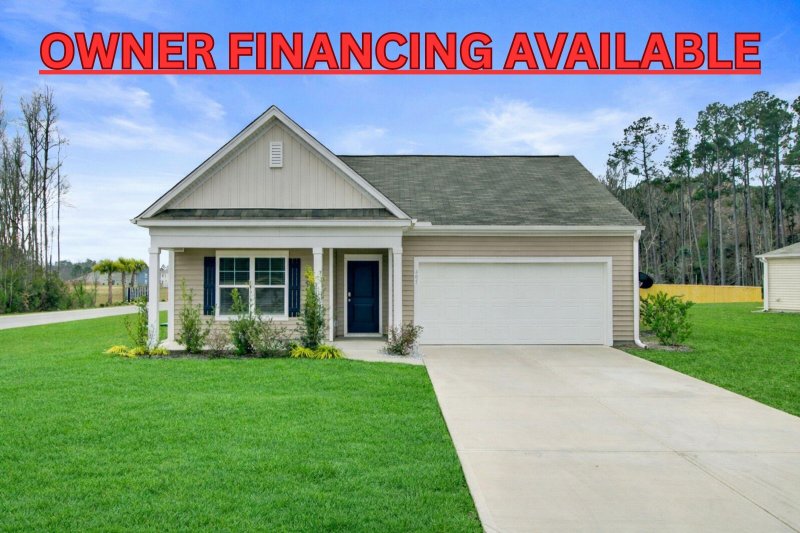 Evergreen, Holly Hill community